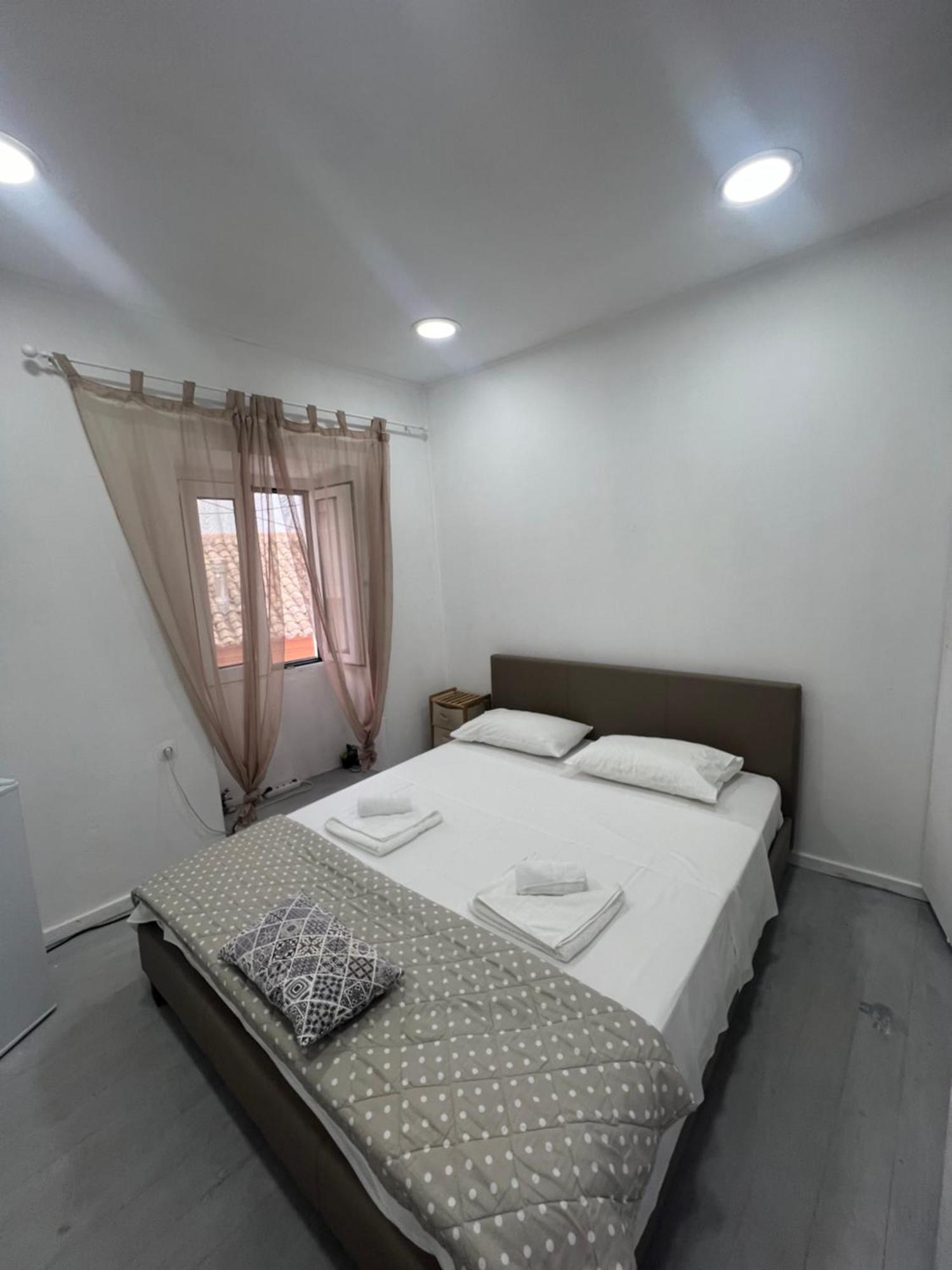 Tolos Budget Rooms Loggos Longos  Phòng bức ảnh